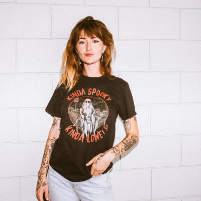 Kinda Spooky, Kinda Lonely Vintage Tee - Ghost Hunt - T-Shirt